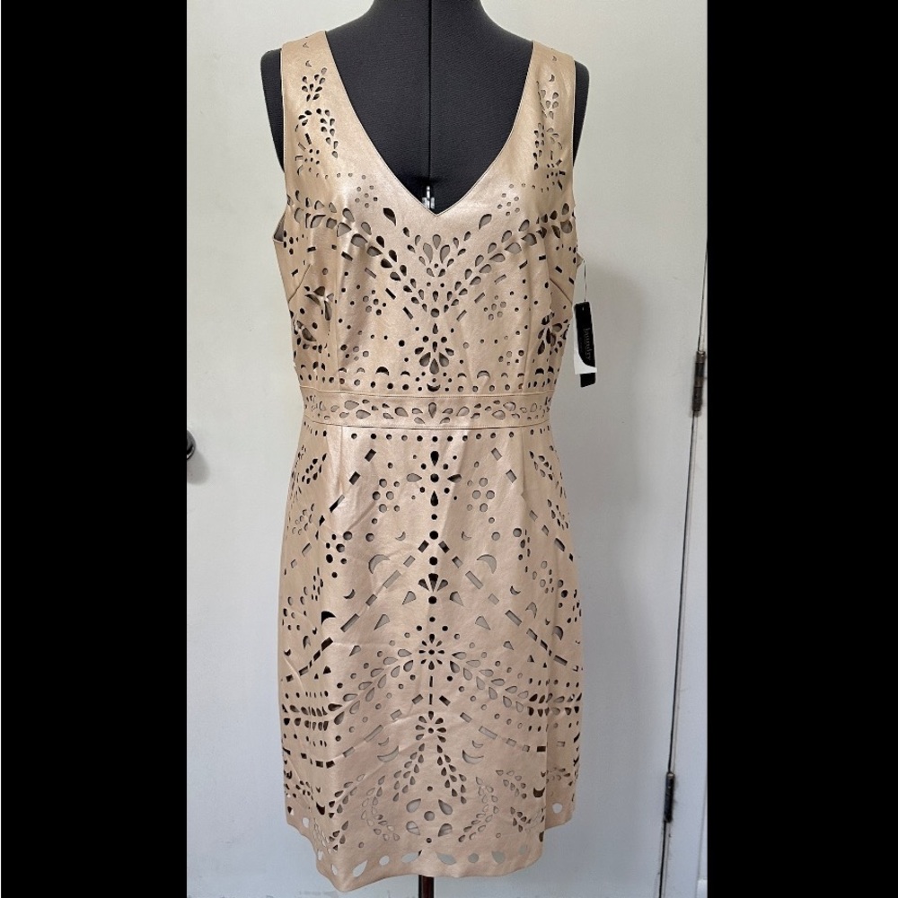 NEW LAUNDRY SHELLI SEGAL PEARLY GOLD FAUX VEGAN LEATHER DRESS LASER CUT LINED 10